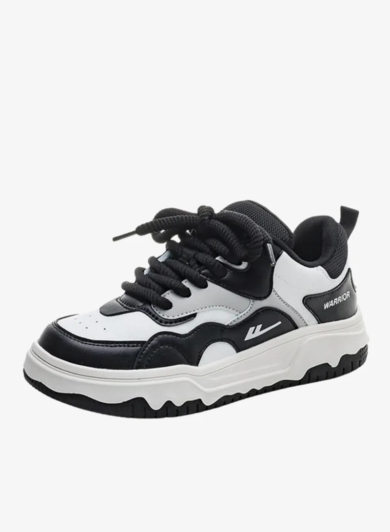 بابيا حذاء سنيكرز بأربطة ونمط كتل ألوان